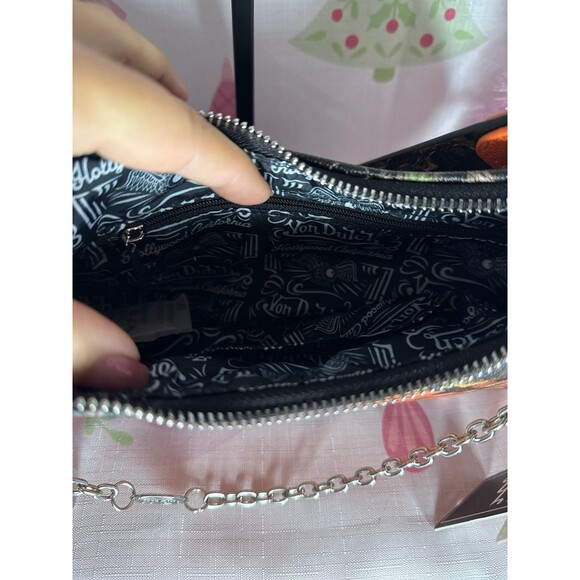 Von Dutch Outdoors Shoulder Bag - Picture 5 of 7